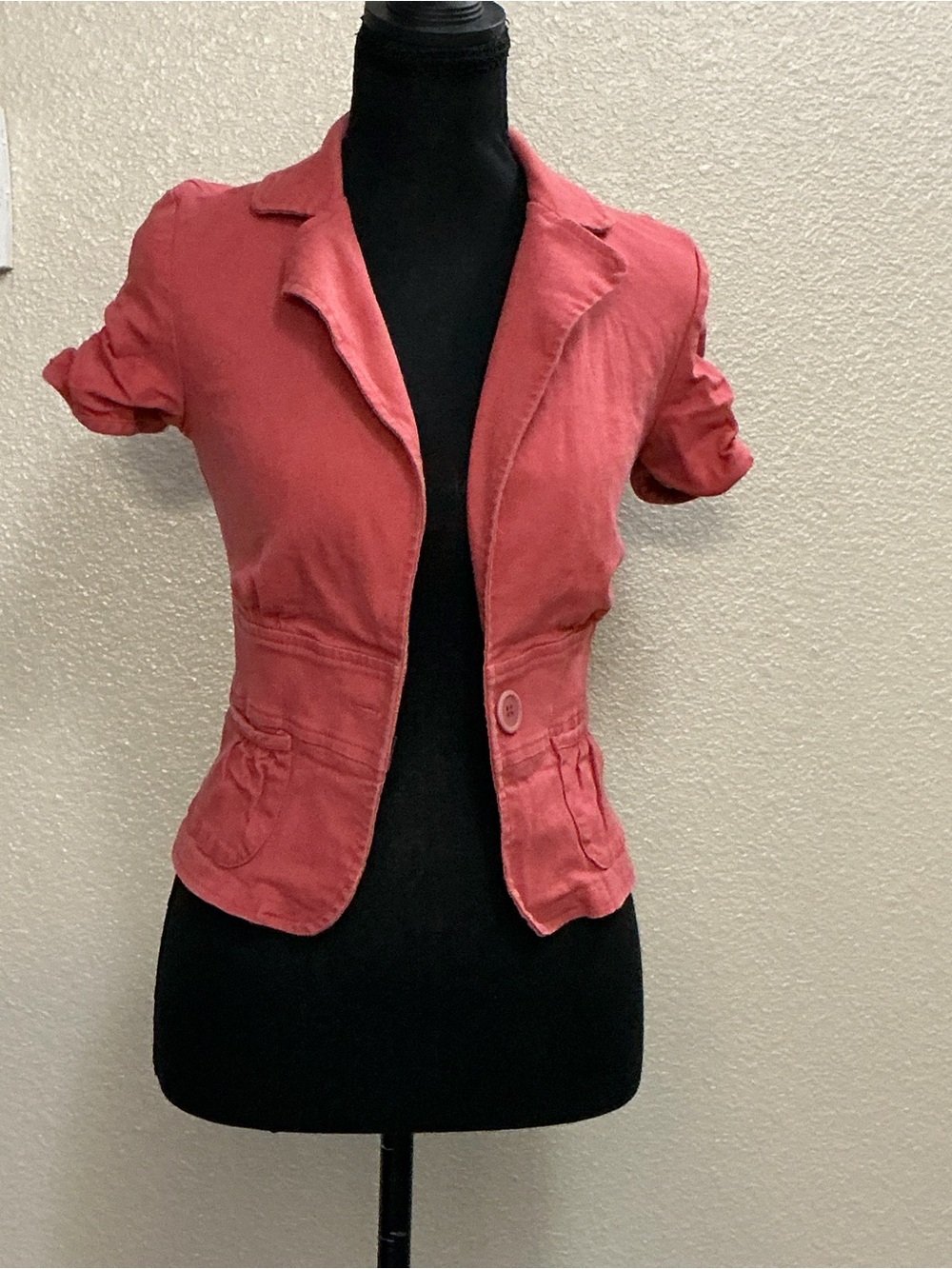 La Belle Coral Pink Short-Sleeve Tailored Blazer